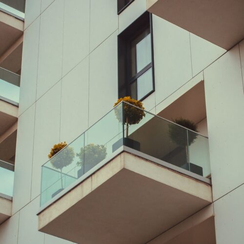 Quarterly Balcony Glass Maintenance Standard Tier
